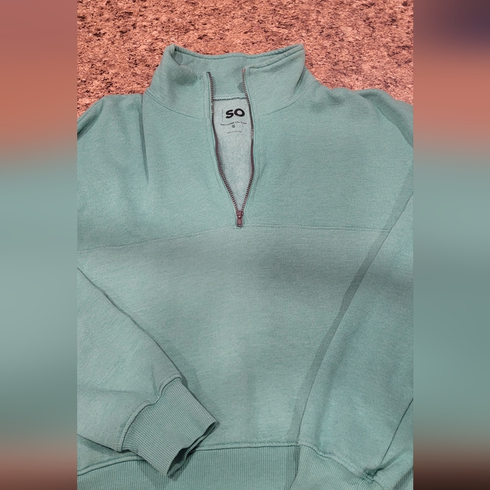 Women's SO 1/4 zip crop with pockets